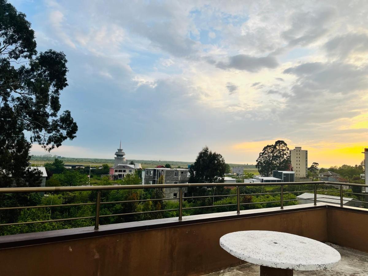 Apartments Nita Батуми Экстерьер фото