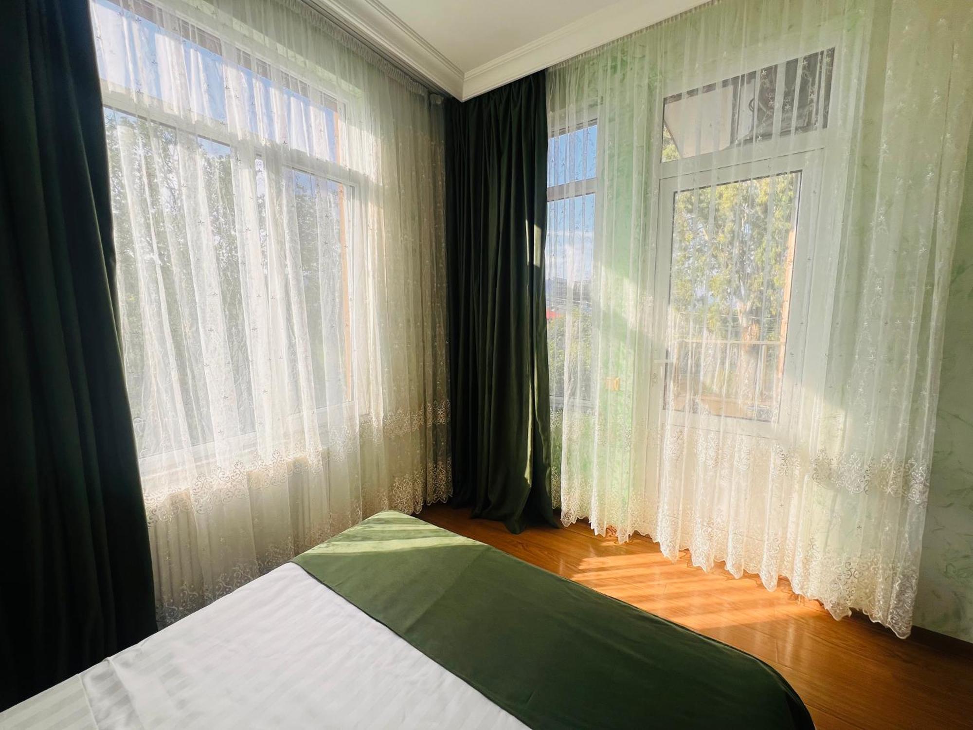 Apartments Nita Батуми Экстерьер фото