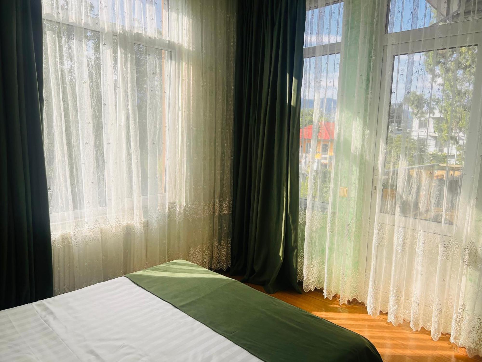 Apartments Nita Батуми Экстерьер фото