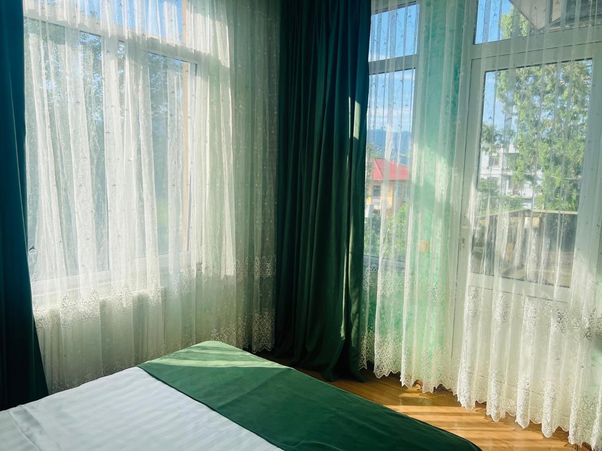 Apartments Nita Батуми Экстерьер фото